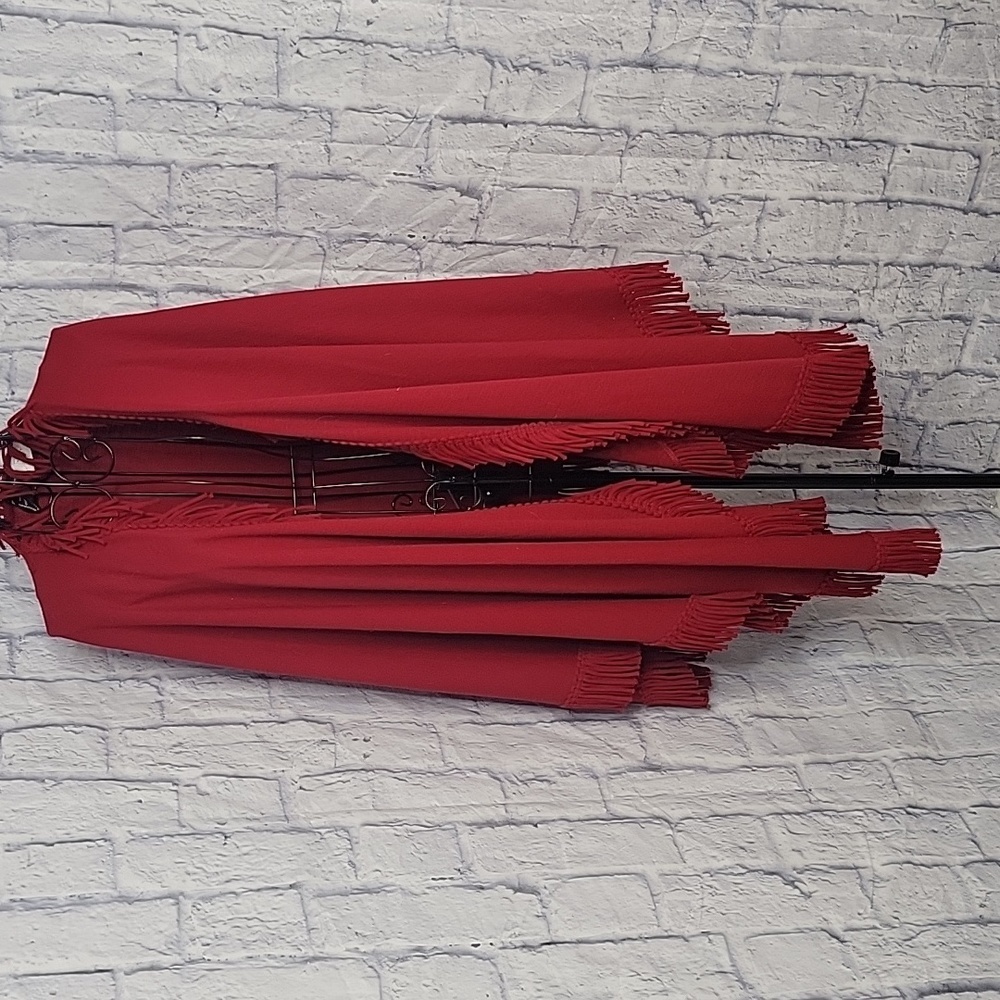 LENNIE NEW YORK Red Fringed Cape‎ OS